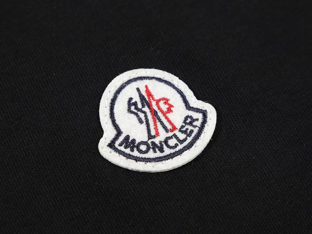 【2026】【MONCLER 公式旗艦店】モンクレール   Tシャツ  ご好評に付き再入荷！