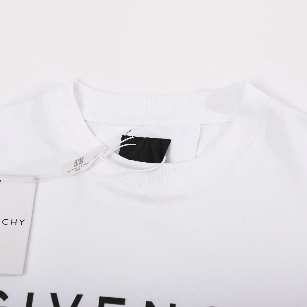 【2026】【GIVENCHY 公式旗艦店】ジバンシー  Tシャツ ご好評に付き再入荷！