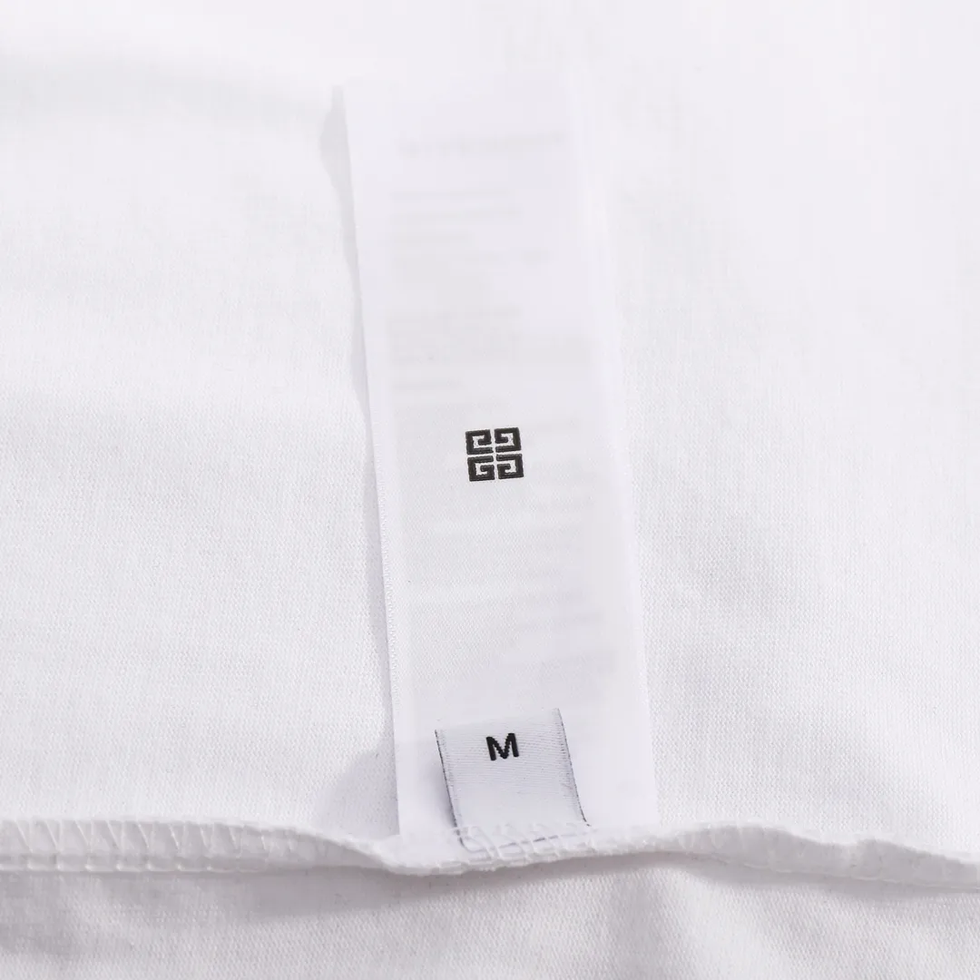 【2026】【GIVENCHY 公式旗艦店】ジバンシー  Tシャツ ご好評に付き再入荷！