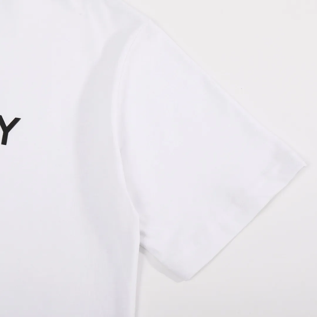 【2026】【GIVENCHY 公式旗艦店】ジバンシー  Tシャツ ご好評に付き再入荷！