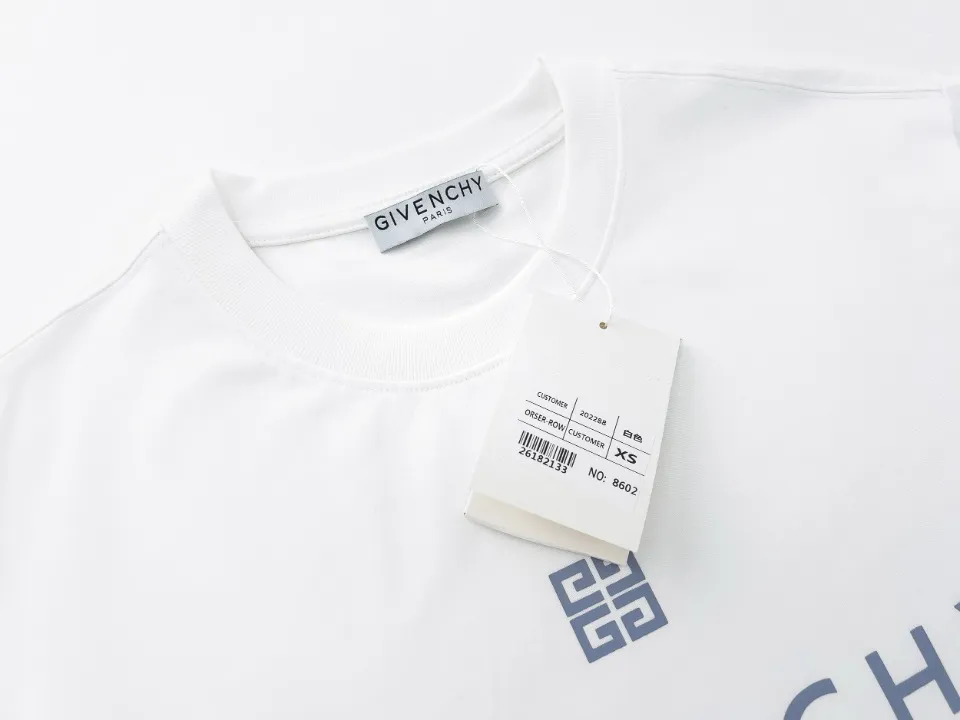 【2026】【GIVENCHY 公式旗艦店】ジバンシー  Tシャツ ご好評に付き再入荷！
