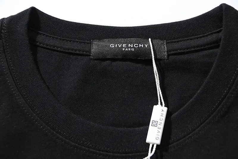 【2026】【GIVENCHY   公式旗艦店】 ジバンシー   Tシャツ ご好評に付き再入荷！