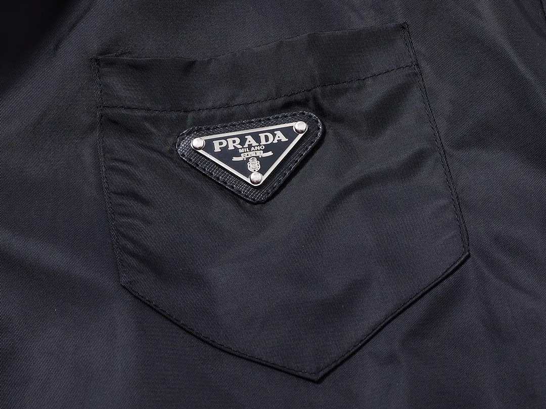 【2026】【PRADA  公式旗艦店】プラダ  Tシャツ ご好評に付き再入荷！