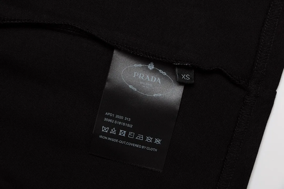 【2026】【PRADA  公式旗艦店】プラダ  Tシャツ ご好評に付き再入荷！
