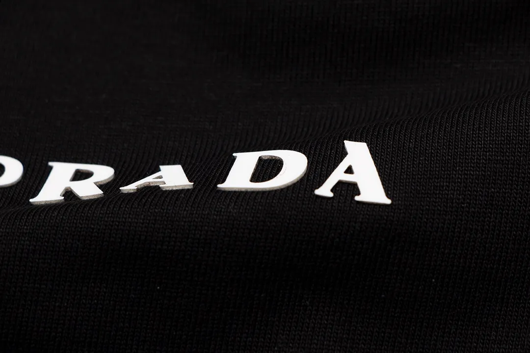【2026】【PRADA  公式旗艦店】プラダ  Tシャツ ご好評に付き再入荷！