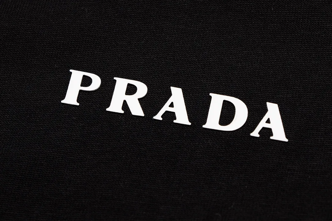 【2026】【PRADA  公式旗艦店】プラダ  Tシャツ ご好評に付き再入荷！