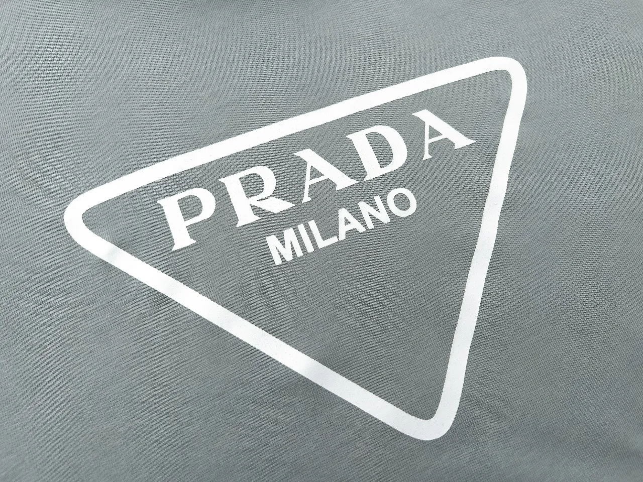 【2026】【PRADA  公式旗艦店】プラダ  Tシャツ ご好評に付き再入荷！