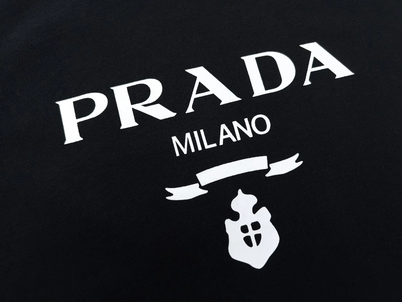 【2026】【PRADA  公式旗艦店】プラダ  Tシャツ ご好評に付き再入荷！