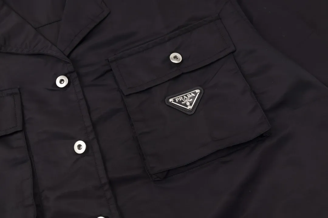 【2026】【PRADA    公式旗艦店】プラダ   半袖シャツ  ご好評に付き再入荷！