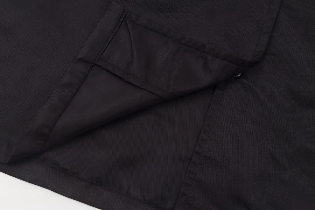 【2026】【PRADA    公式旗艦店】プラダ   半袖シャツ  ご好評に付き再入荷！