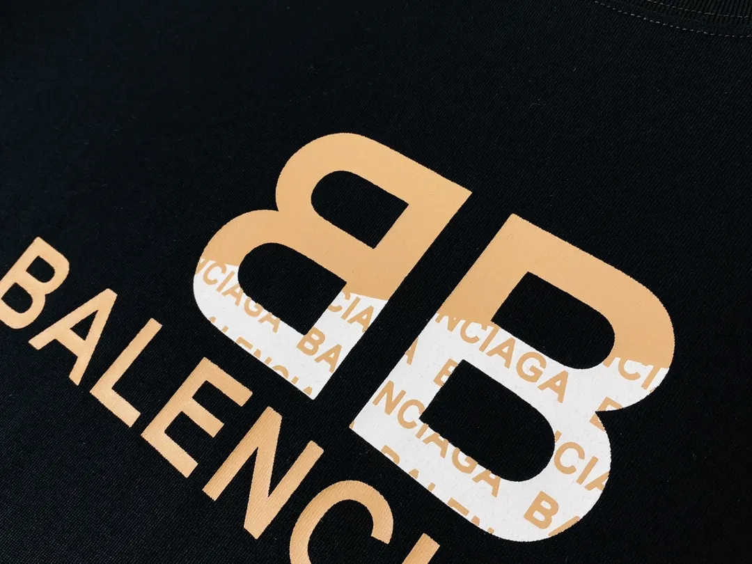 【2026】【BALENCIAGA  公式旗艦店】バレンシアガ   Tシャツ ご好評に付き再入荷！