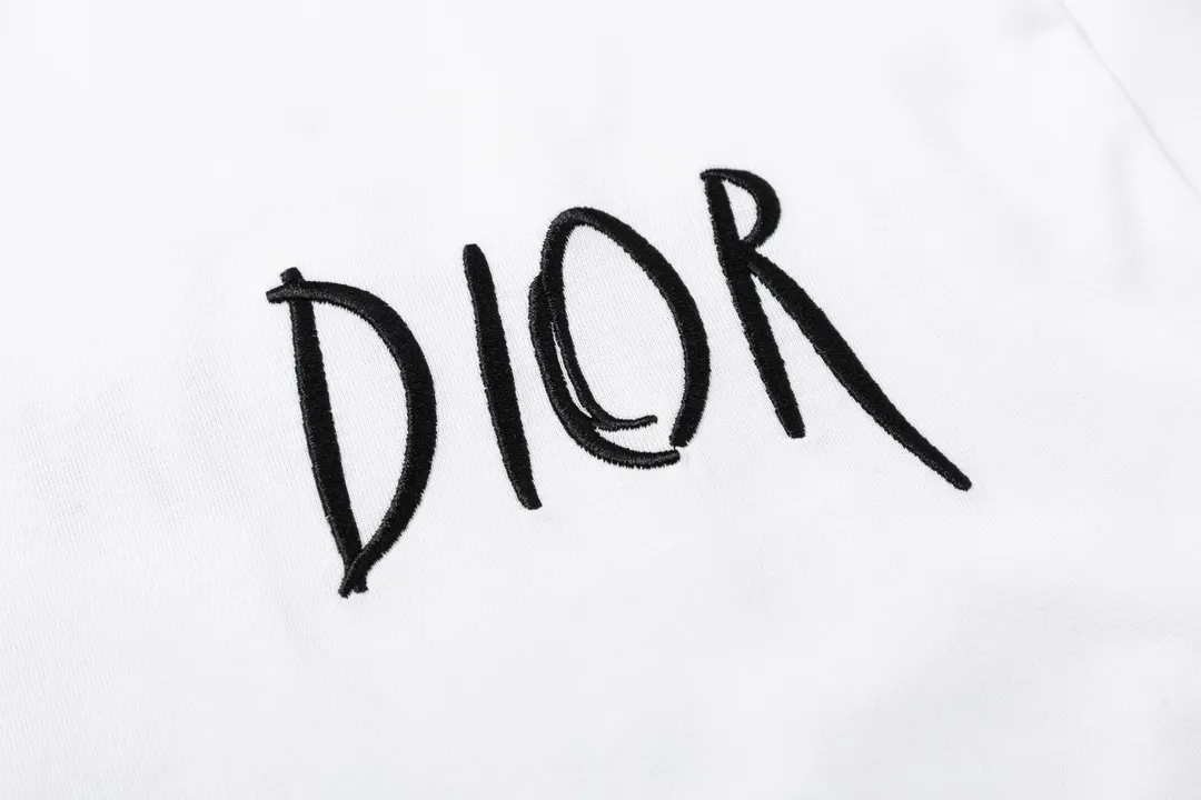 【2026】【 DIOR公式旗艦店】ディオール    Tシャツ  ご好評に付き再入荷！