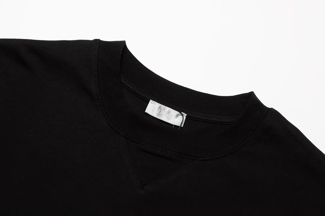 【2026】【 DIOR公式旗艦店】ディオール    Tシャツ  ご好評に付き再入荷！