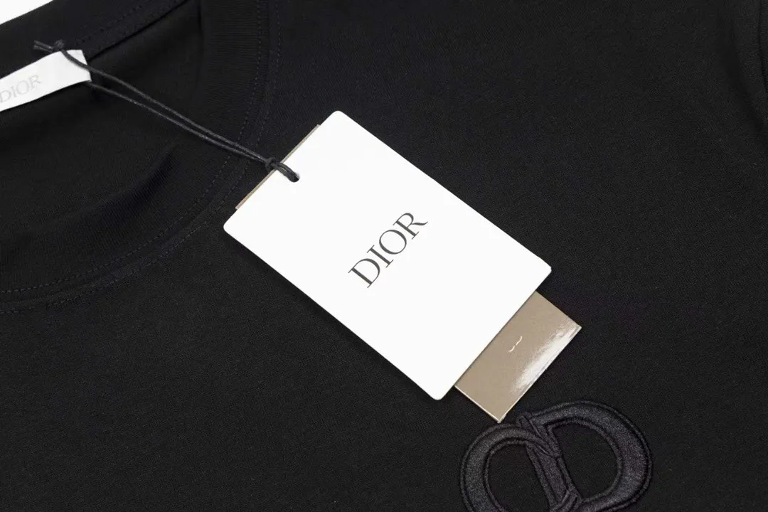 【2026】【 DIOR 公式旗艦店】ディオール   Tシャツ ご好評に付き再入荷！