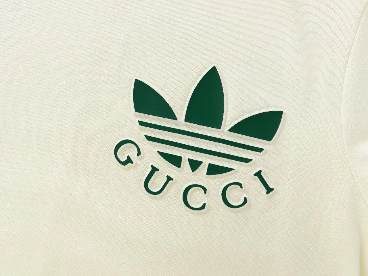 【2026】【GUCCI公式旗艦店】クッチ   Tシャツ ご好評に付き再入荷！