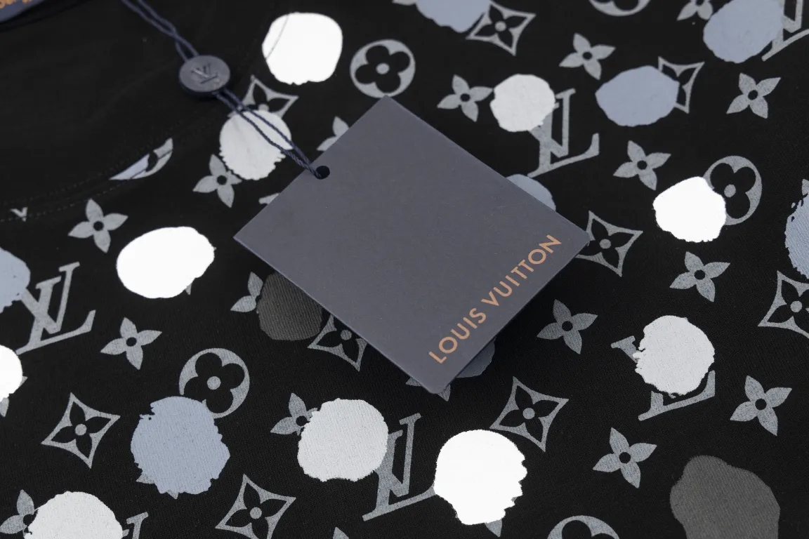 【2026】【LOUIS VUITTON  公式旗艦店】ルイヴィトン   Tシャツ ご好評に付き再入荷！