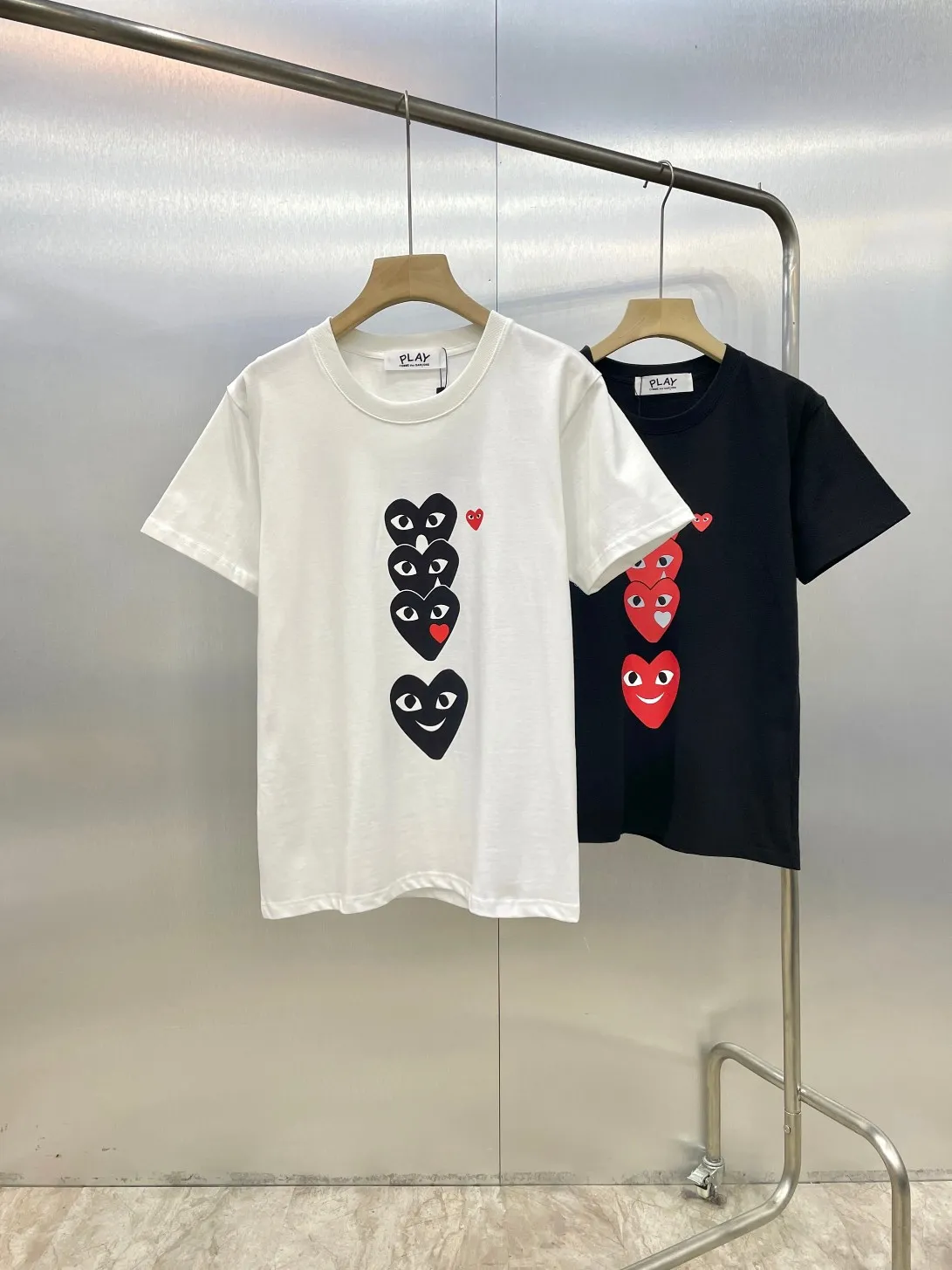【COMME DES GARCONS PLAY 公式旗艦店】 コム デ ギャルソン プレイ   Tシャツご好評に付き再入荷 24628