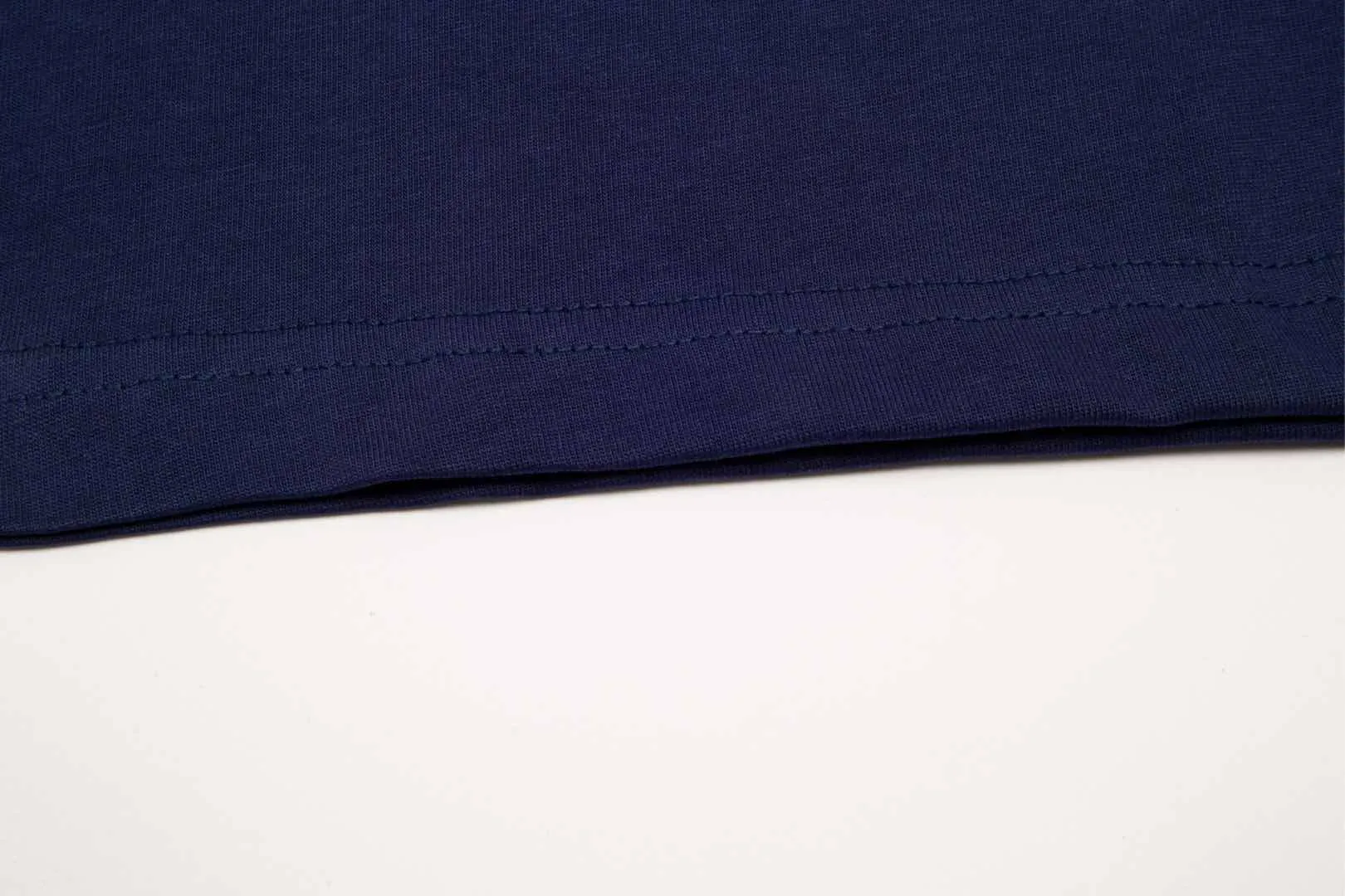 【GUCCI 公式旗艦店】クッチ   Tシャツ ご好評に付き再入荷！ 250214