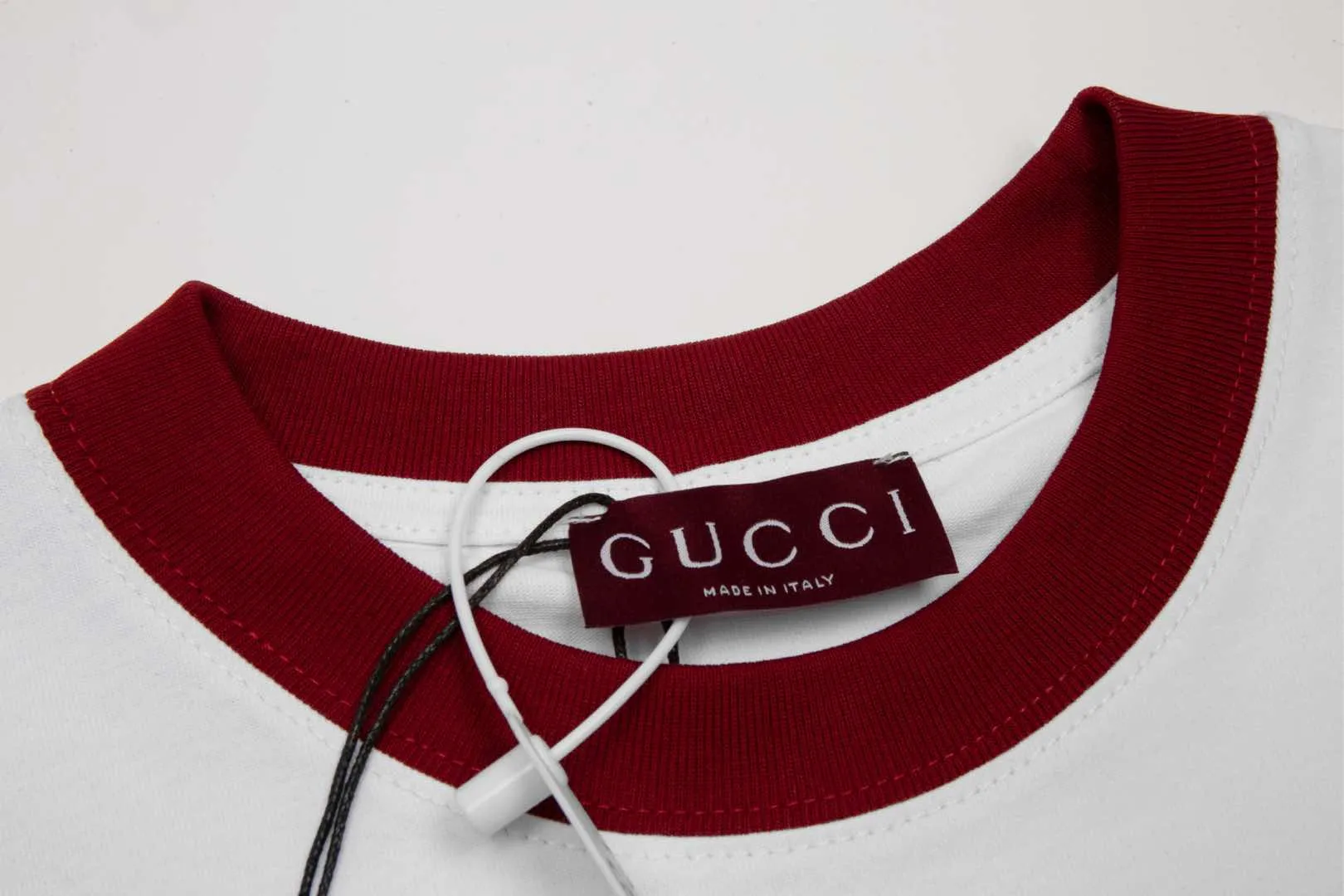 【GUCCI 公式旗艦店】クッチ   Tシャツ ご好評に付き再入荷！ 250214