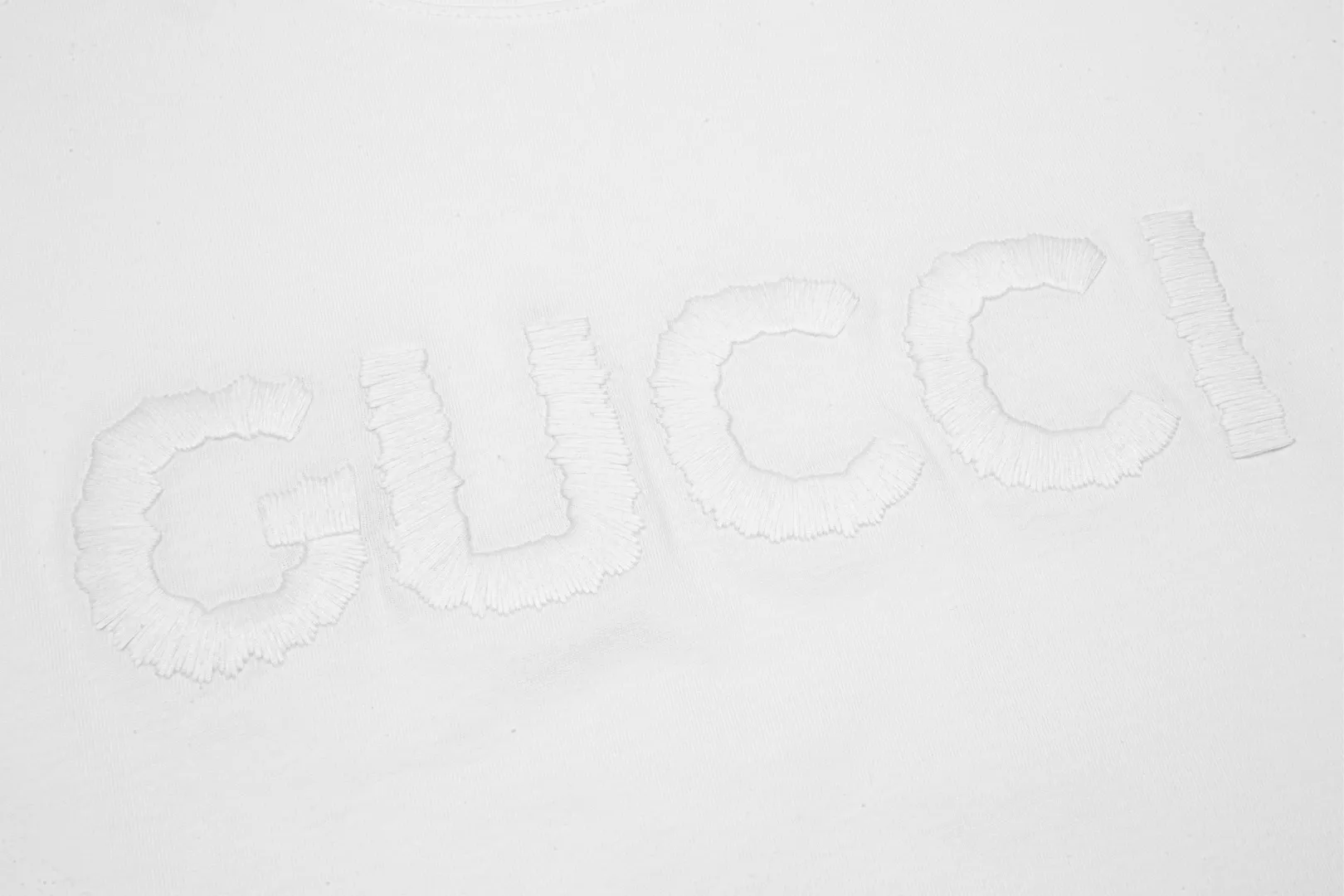 【GUCCI 公式旗艦店】クッチ   Tシャツ ご好評に付き再入荷！ 250214