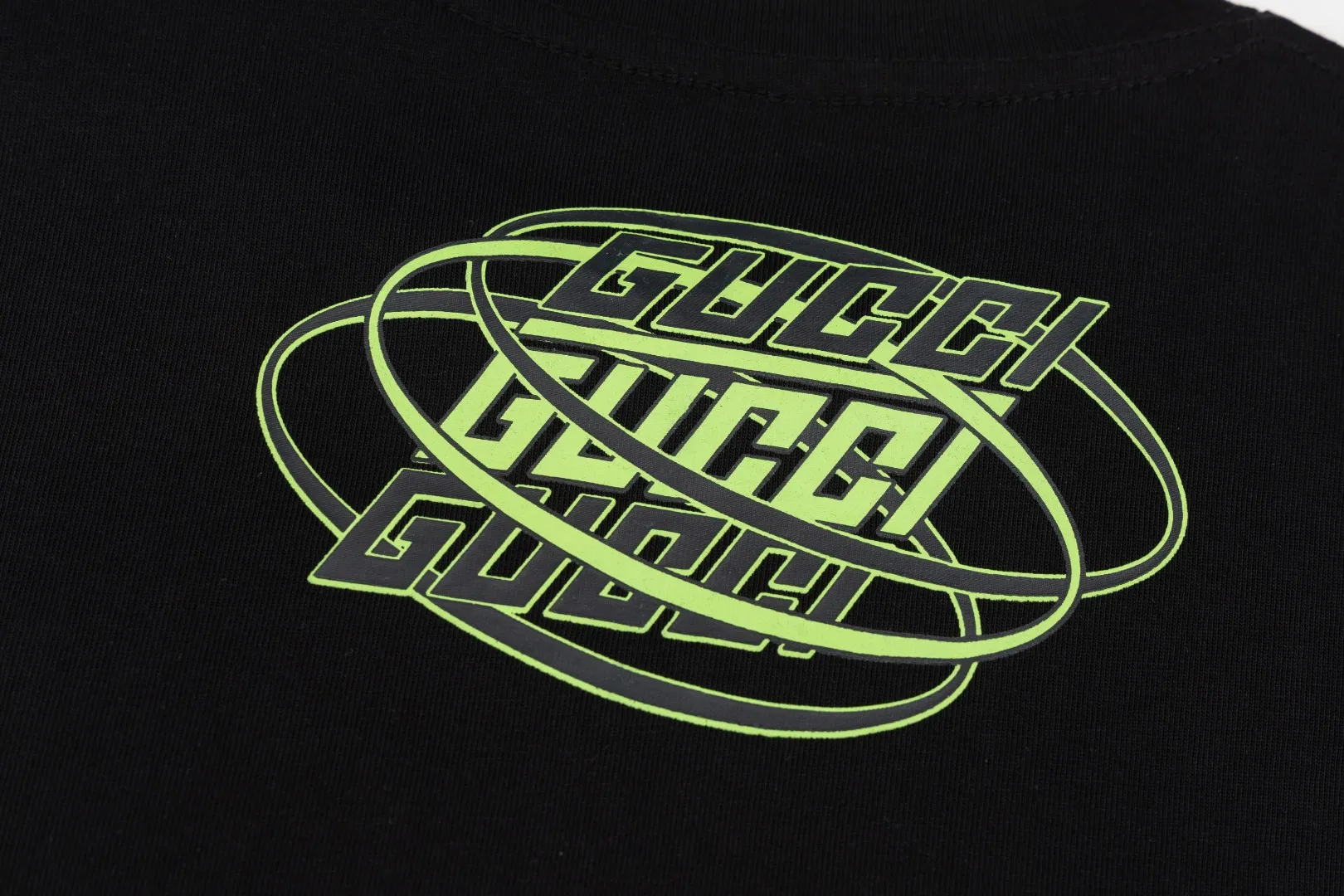 【GUCCI 公式旗艦店】クッチ   Tシャツ ご好評に付き再入荷！ 250214