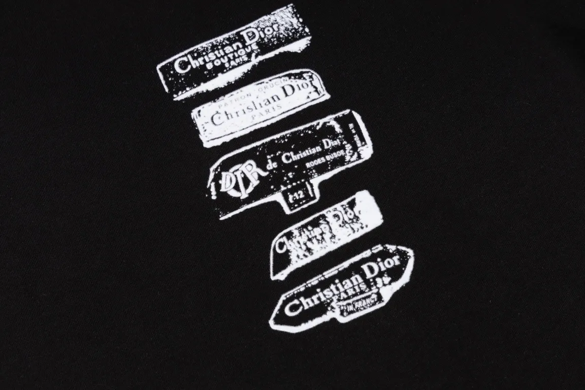 【DIOR 公式旗艦店】ディオール   Tシャツ ご好評に付き再入荷 250210