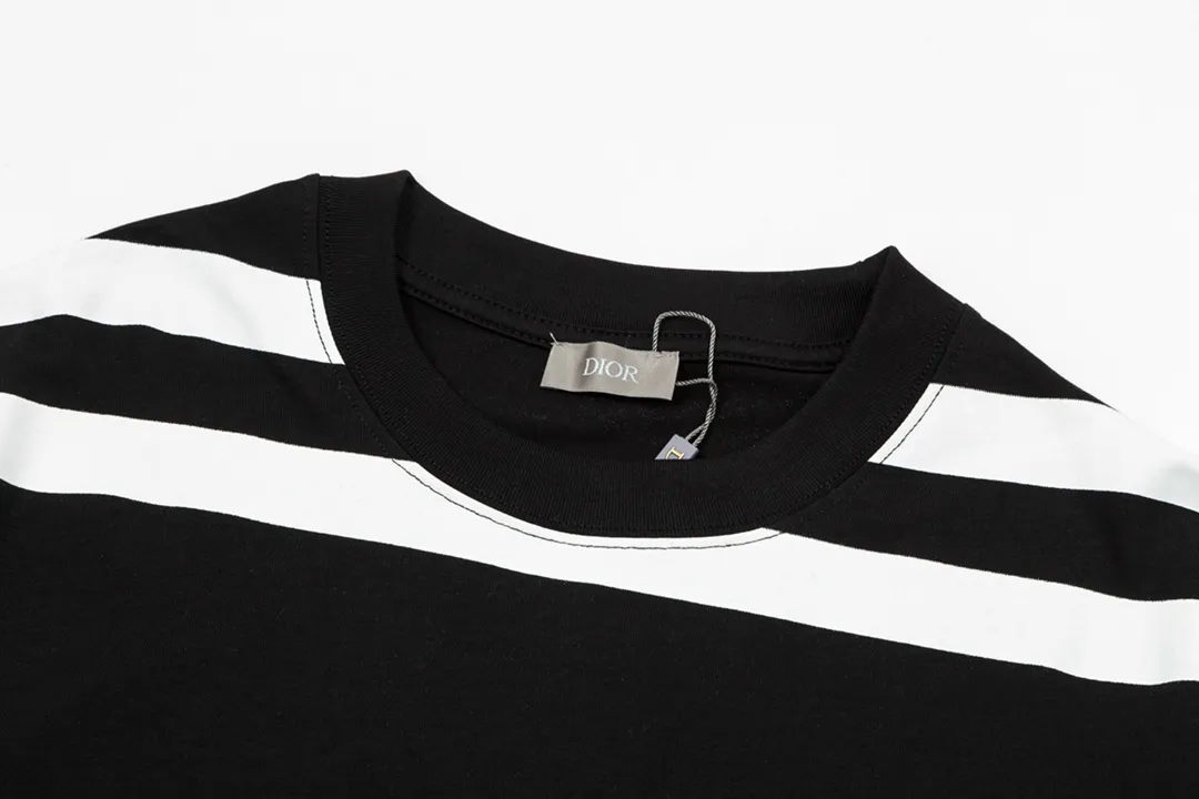 【DIOR 公式旗艦店】ディオール   Tシャツ ご好評に付き再入荷 250210