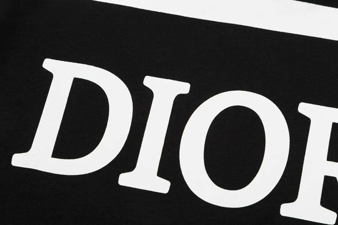 【DIOR 公式旗艦店】ディオール   Tシャツ ご好評に付き再入荷 250210