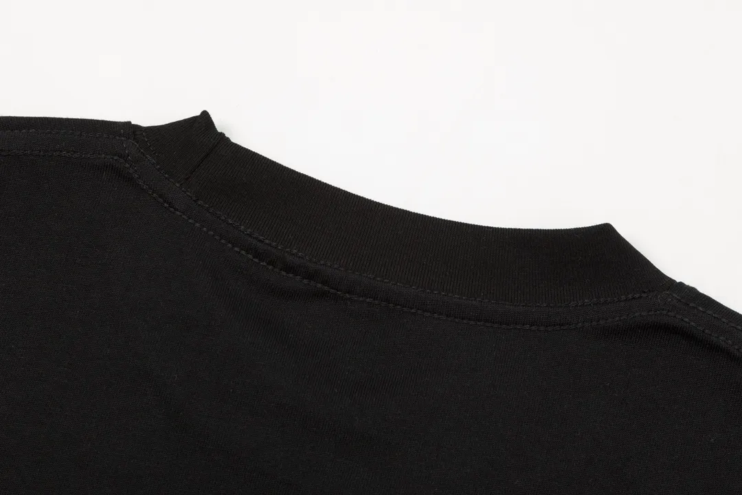 【DIOR 公式旗艦店】ディオール   Tシャツ ご好評に付き再入荷 250210