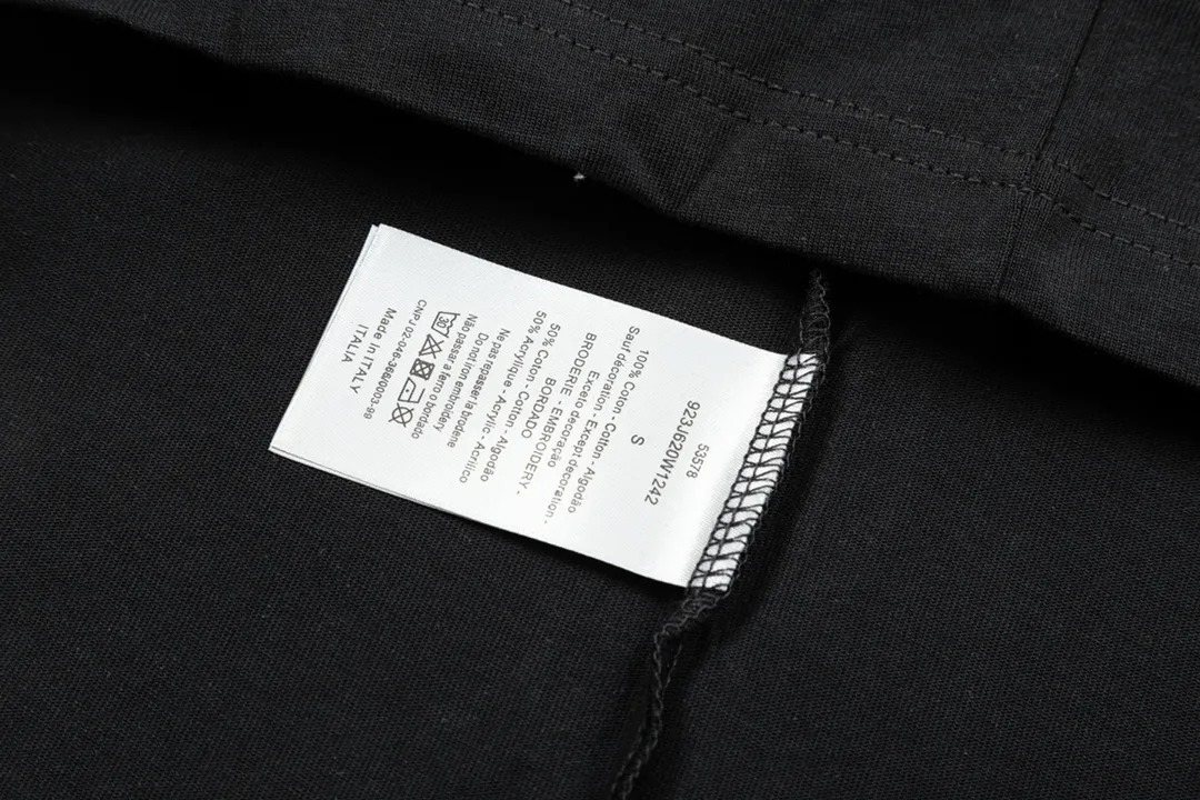 【DIOR 公式旗艦店】ディオール   Tシャツ ご好評に付き再入荷 250210