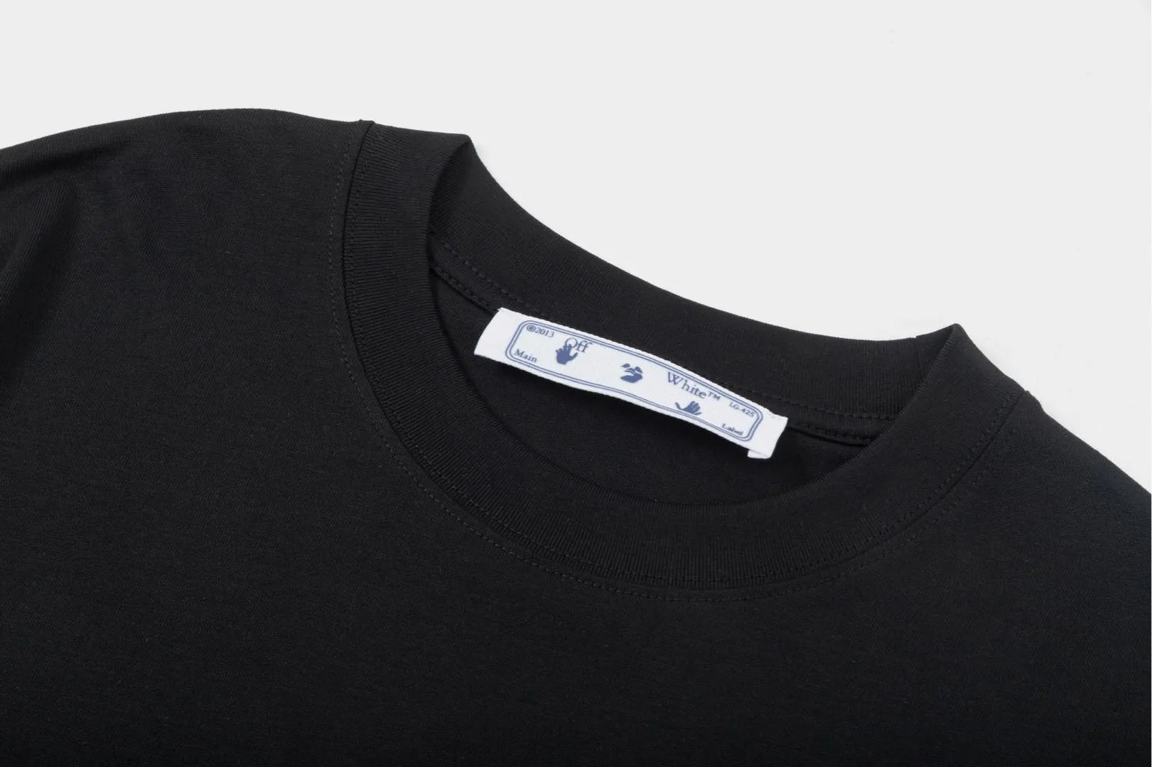 【OFF-WHITE  公式旗艦店】オフホワイト   Tシャツ  ご好評に付き再入荷！250215
