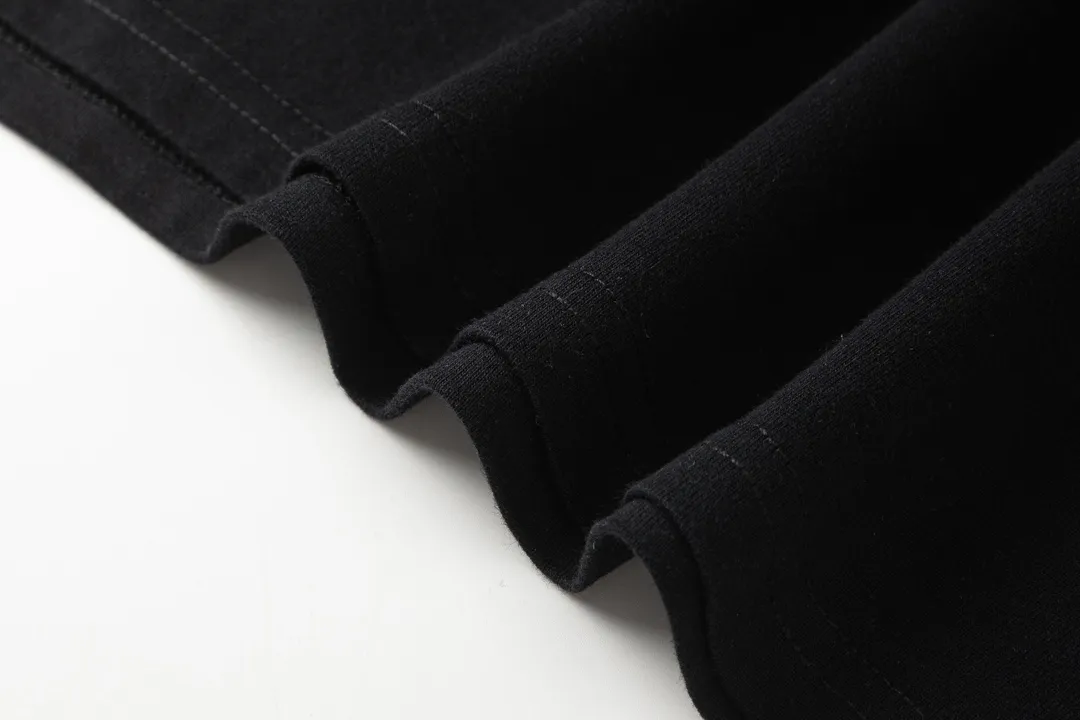 【OFF-WHITE  公式旗艦店】オフホワイト   Tシャツ  ご好評に付き再入荷！250215