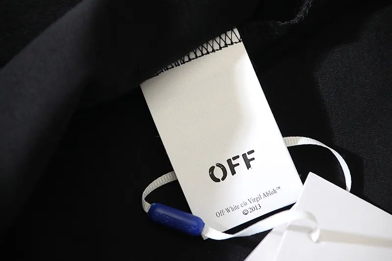 【OFF-WHITE 公式旗艦店】オフホワイト  Tシャツ ご好評に付き再入荷！24629