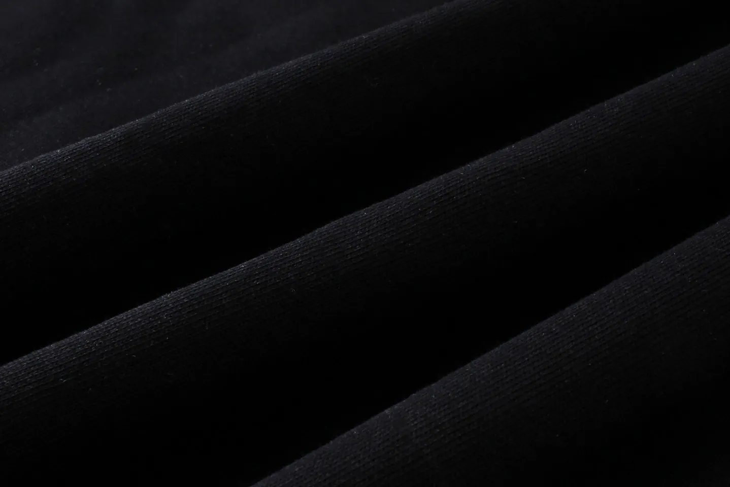 【BURBERRY  公式旗艦店】バーバリー  Tシャツ ご好評に付き再入荷 250211