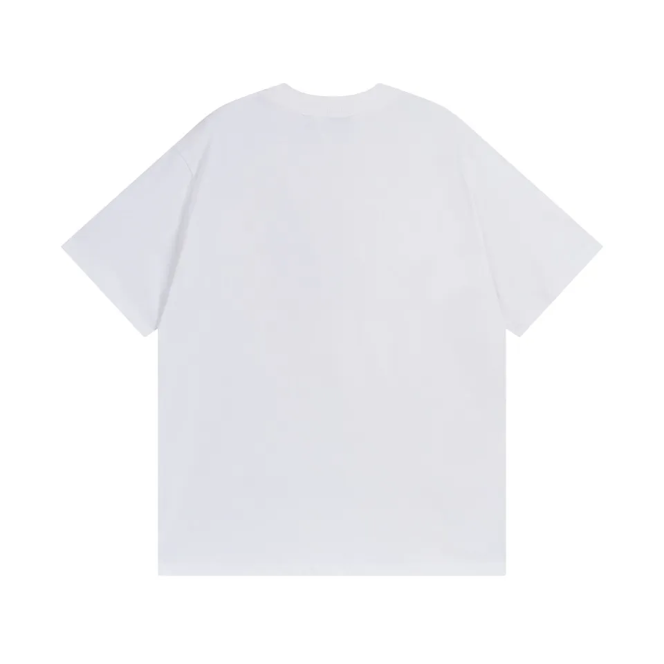 【BURBERRY  公式旗艦店】バーバリー  Tシャツ ご好評に付き再入荷 250211
