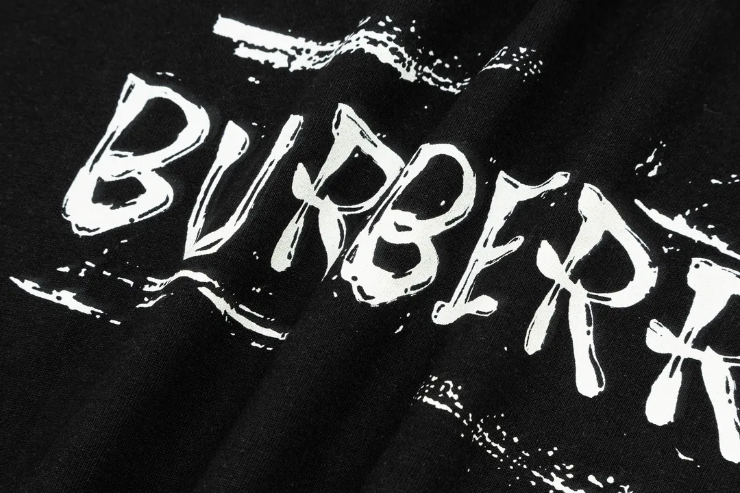 【BURBERRY  公式旗艦店】バーバリー  Tシャツ ご好評に付き再入荷 250211
