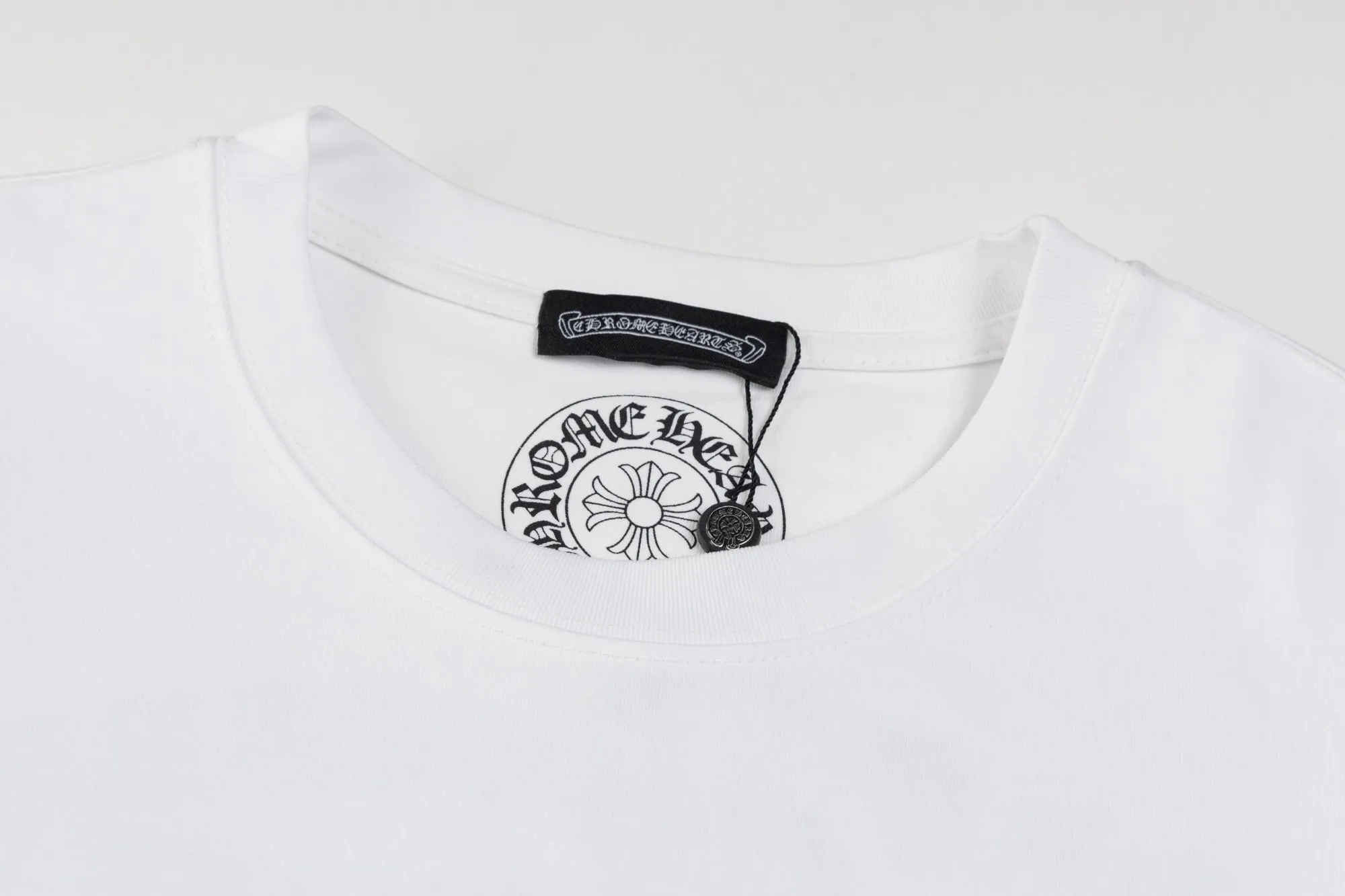 【CHROME HEARTS  公式旗艦店】クロムハーツ    Tシャツご好評に付き再入荷！250212
