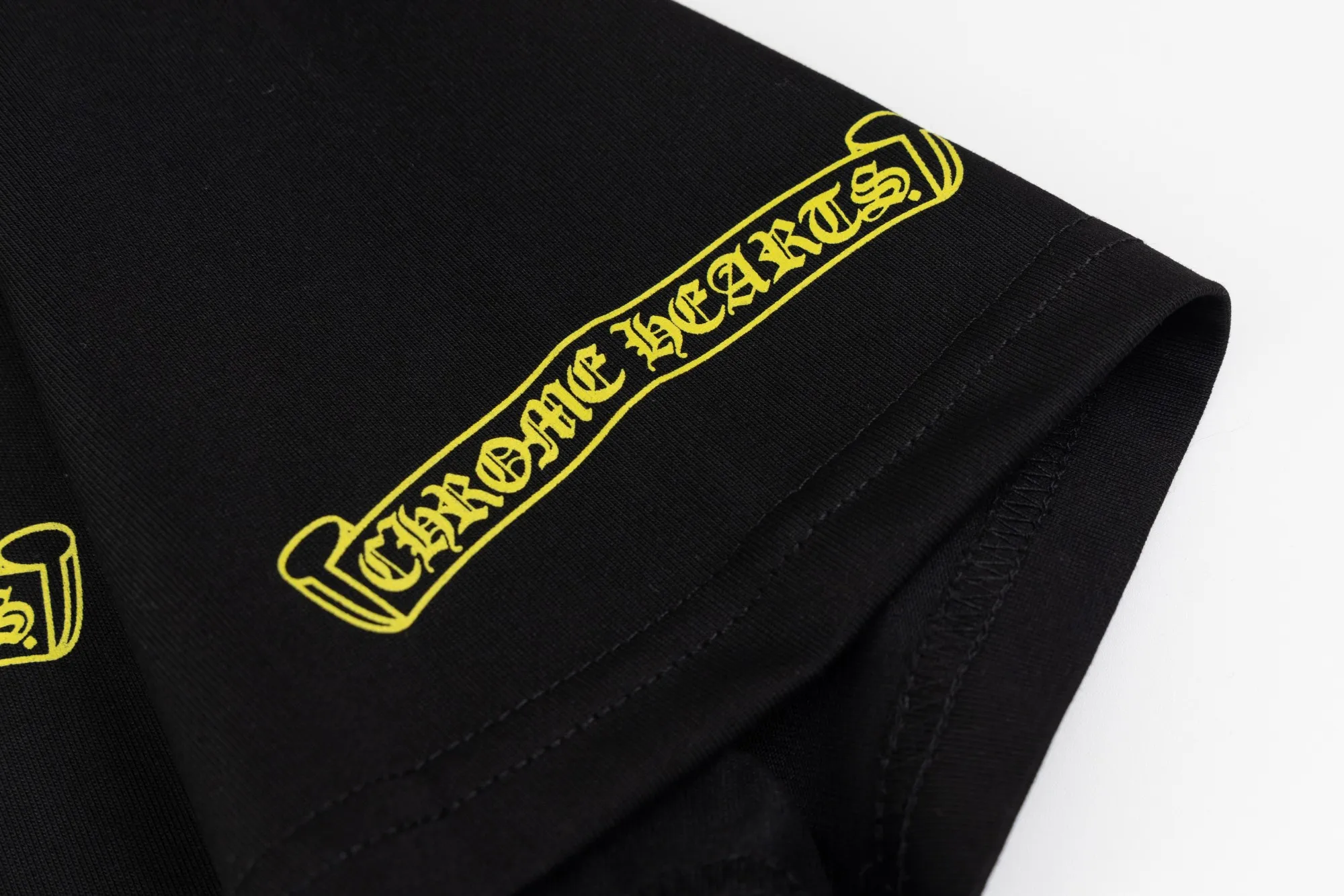 【CHROME HEARTS  公式旗艦店】クロムハーツ    Tシャツご好評に付き再入荷！250212
