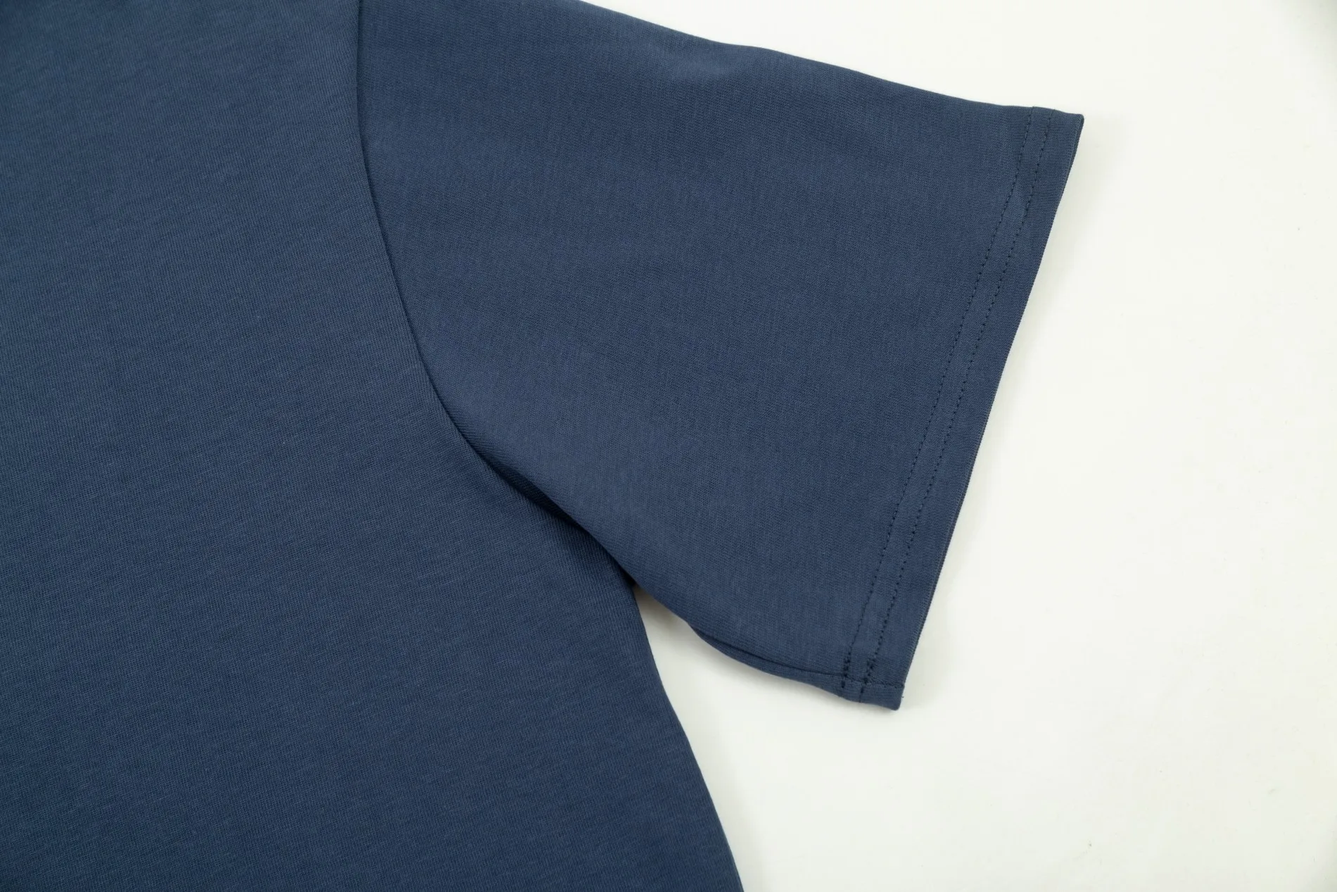 【PRADA 公式旗艦店】プラダ    Tシャツご好評に付き再入荷！ 250213