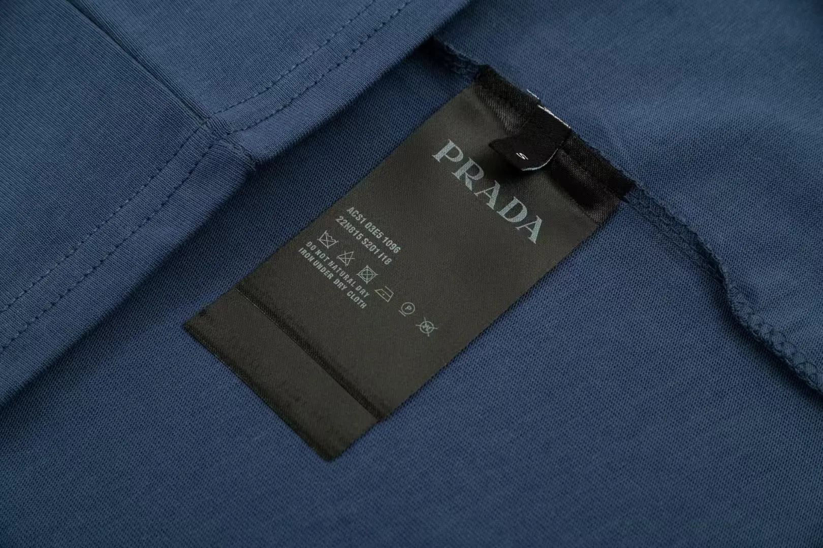 【PRADA 公式旗艦店】プラダ    Tシャツご好評に付き再入荷！ 250213