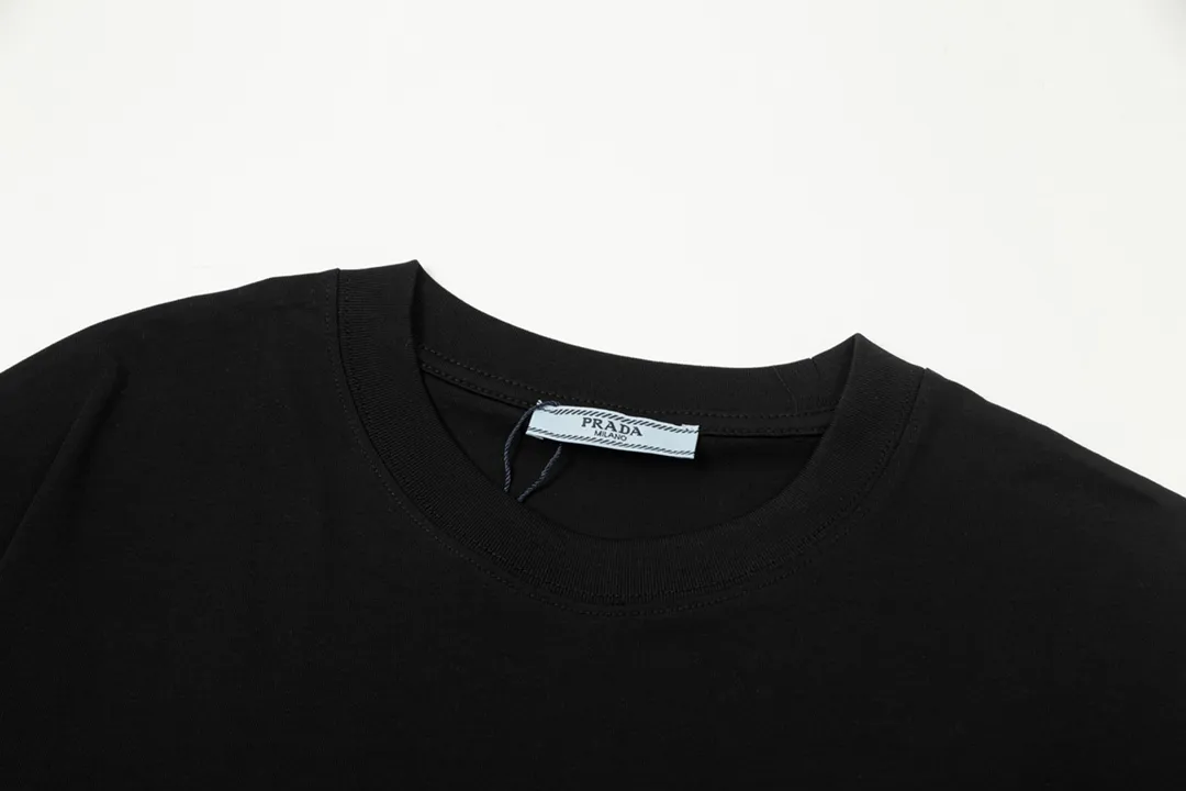 【PRADA 公式旗艦店】プラダ    Tシャツご好評に付き再入荷！ 250213