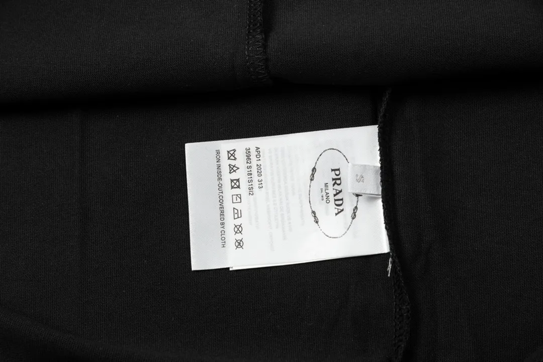 【PRADA 公式旗艦店】プラダ    Tシャツご好評に付き再入荷！ 250213