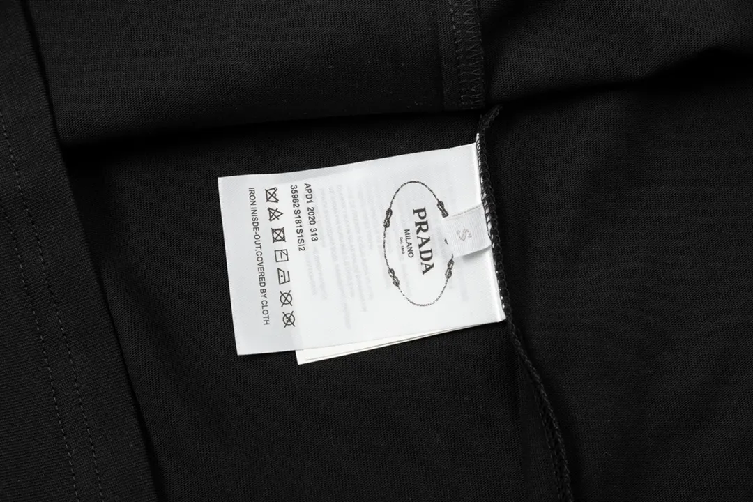 【PRADA 公式旗艦店】プラダ    Tシャツご好評に付き再入荷！ 250213
