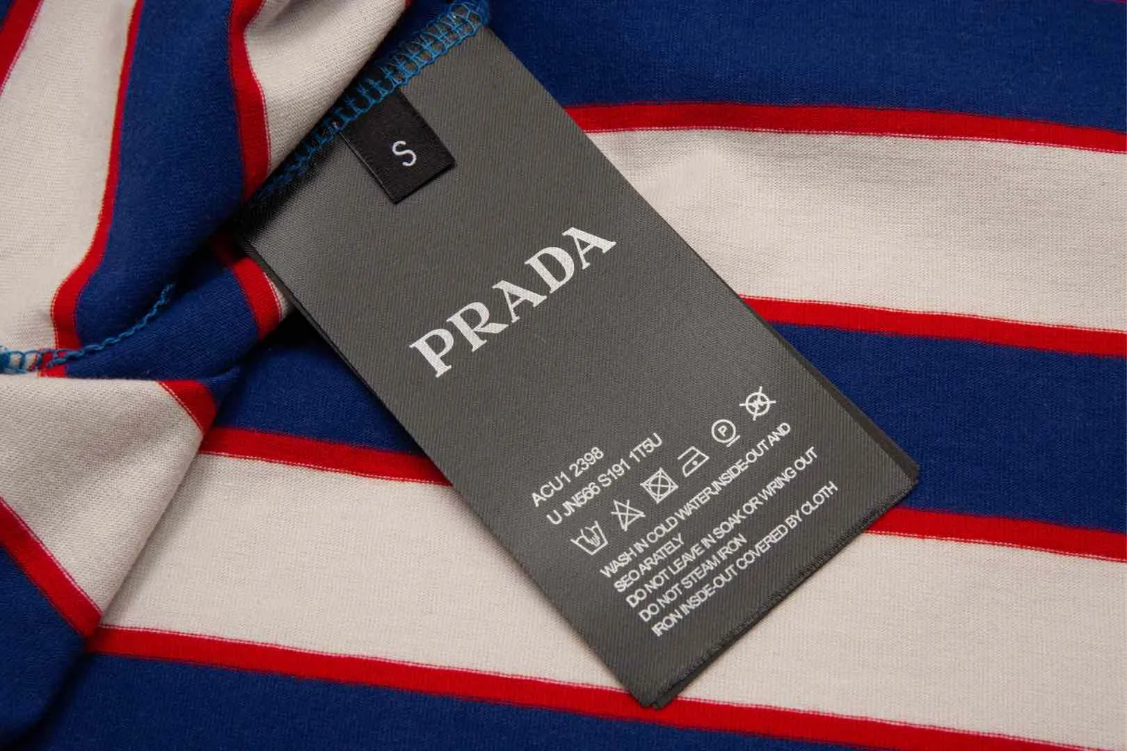 【PRADA 公式旗艦店】プラダ    Tシャツご好評に付き再入荷！ 250213