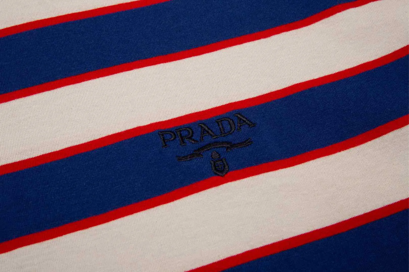 【PRADA 公式旗艦店】プラダ    Tシャツご好評に付き再入荷！ 250213