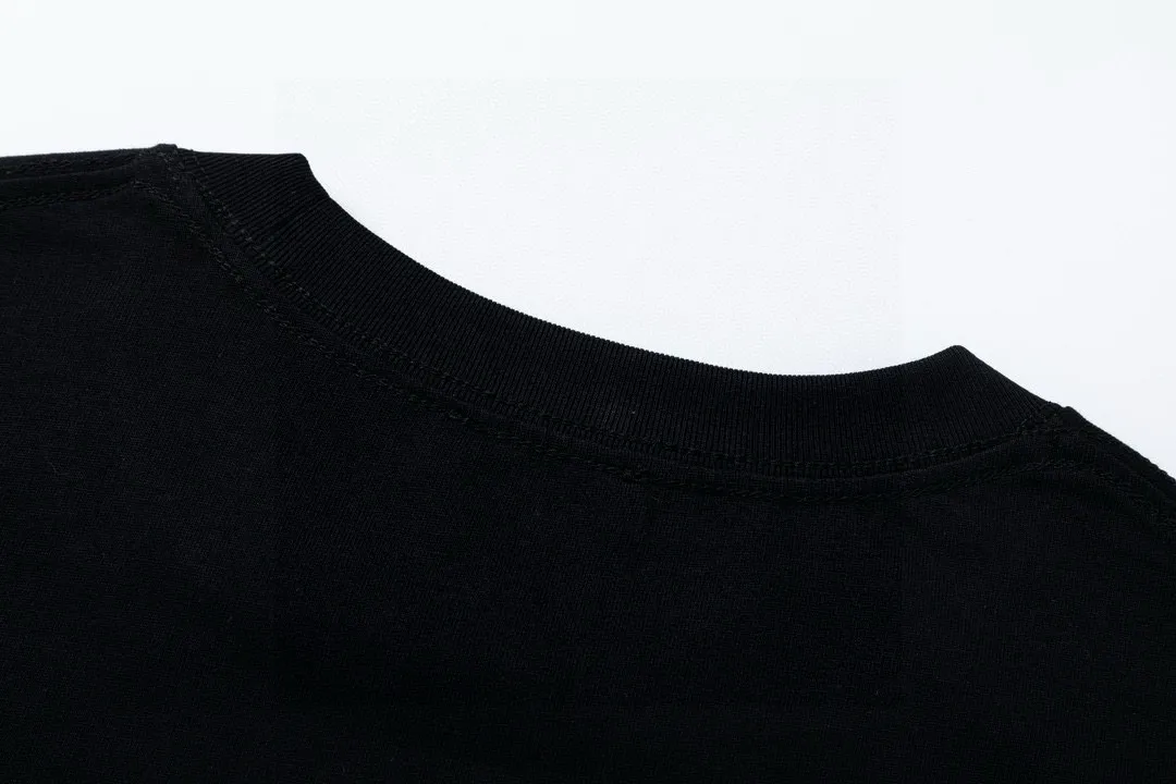 【PRADA 公式旗艦店】プラダ    Tシャツご好評に付き再入荷！ 250213