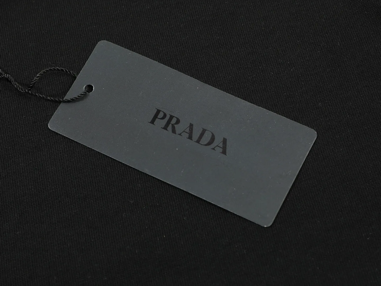 【PRADA  公式旗艦店】プラダ  Tシャツ ご好評に付き再入荷！250213