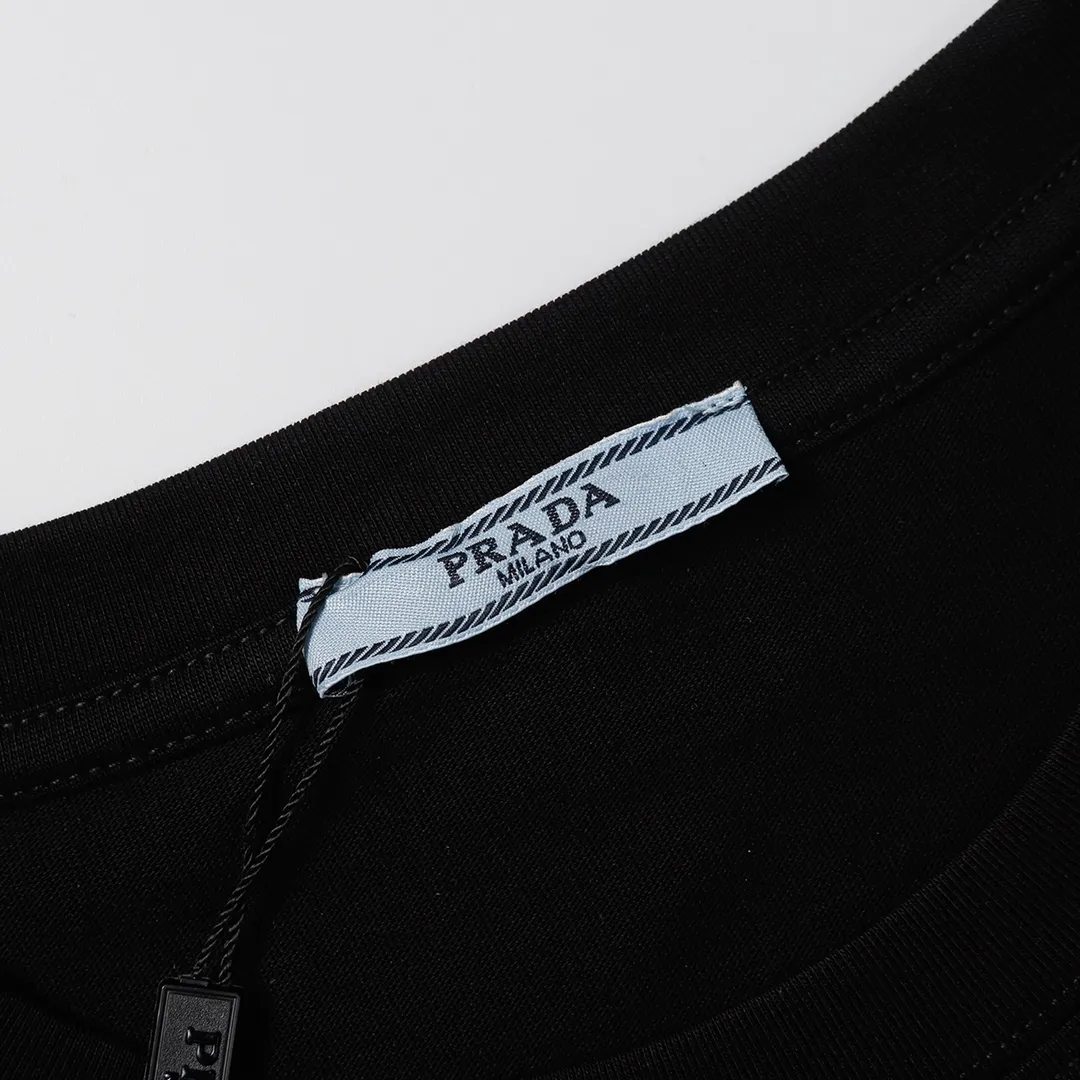 【PRADA  公式旗艦店】プラダ   Tシャツご好評に付き再入荷！