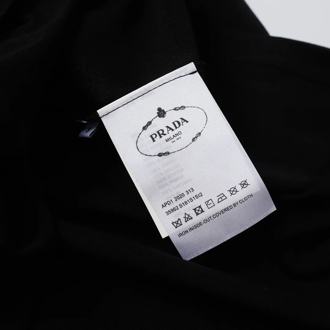 【PRADA  公式旗艦店】プラダ   Tシャツご好評に付き再入荷！