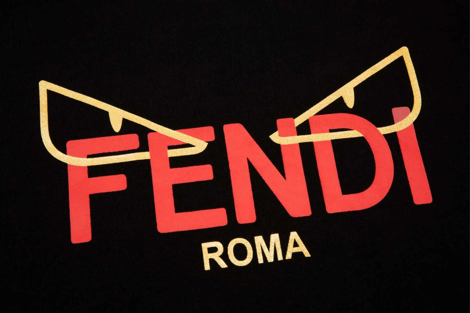 【FENDI公式旗艦店】フェンディ  Tシャツ ご好評に付き再入荷！ 250214
